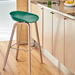 About A Stool AAS32 Barstol Lackerad Valnöt