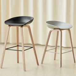 About A Stool AAS32 Barstol Svart Lackerad Ek