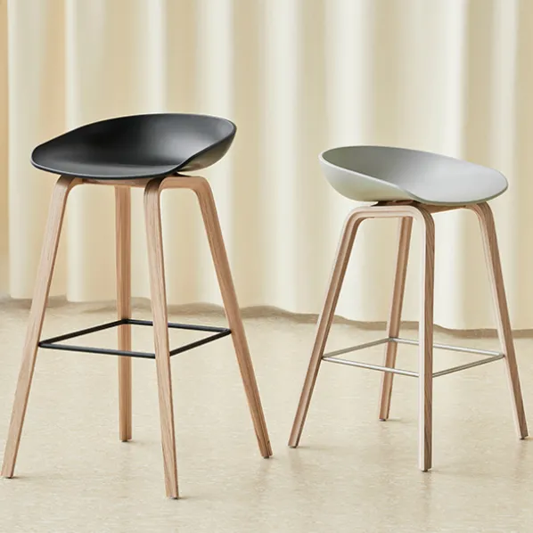 About A Stool AAS32 Barstol Svart Lackerad Ek