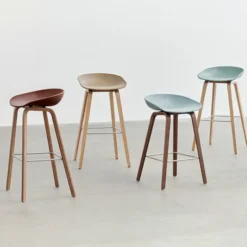 About A Stool AAS32 Barstol Svart Lackerad Ek