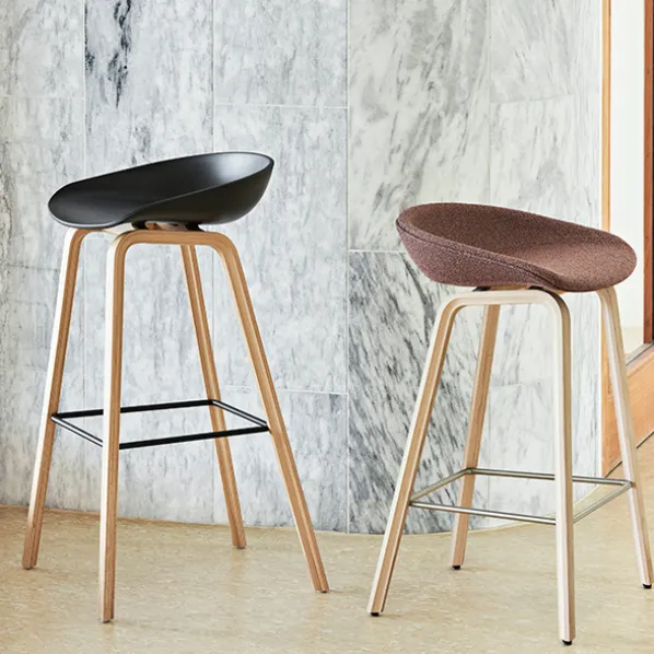 About A Stool AAS32 Barstol Svart Lackerad Ek