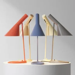 AJ Bordslampa