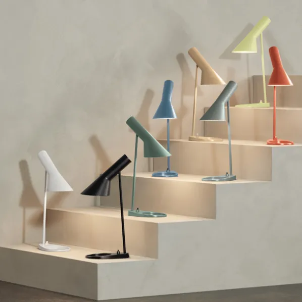 AJ Bordslampa