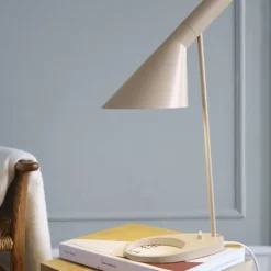 AJ Bordslampa