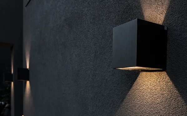 Cube LED Vägglampa