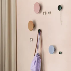Dots Klädkrok