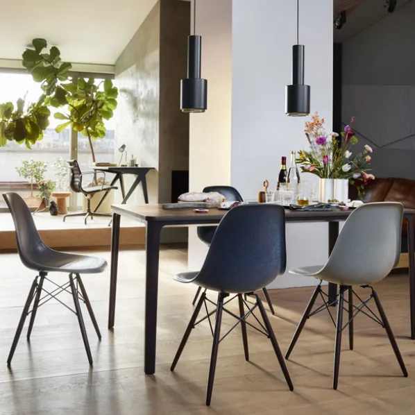Eames DSW Fiberglass Stol