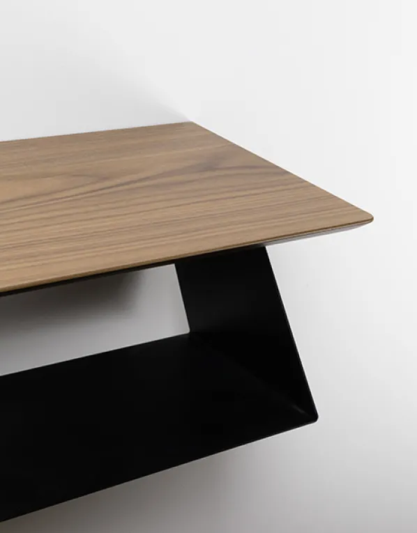 Edgy Wood Vägghylla