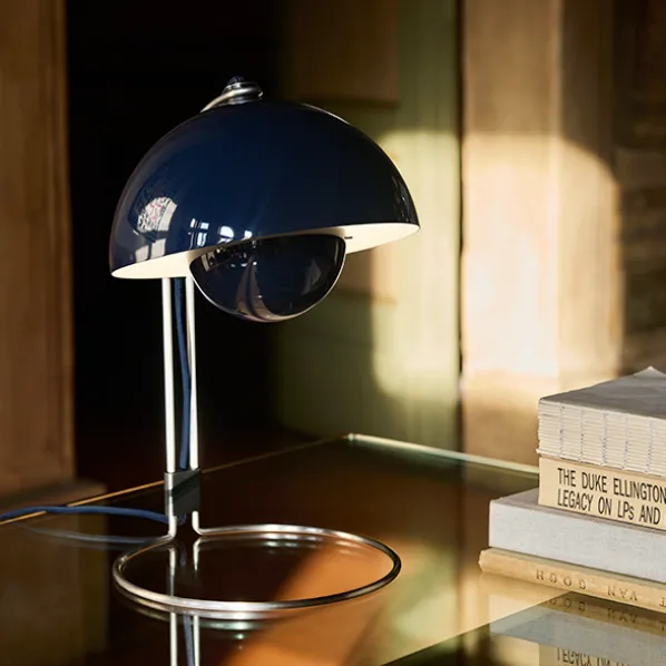 Flowerpot VP4 Bordslampa