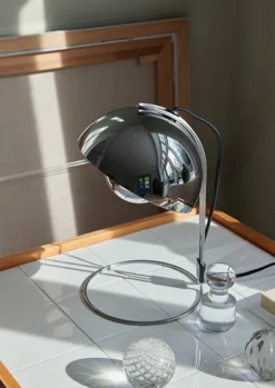 Flowerpot VP4 Bordslampa