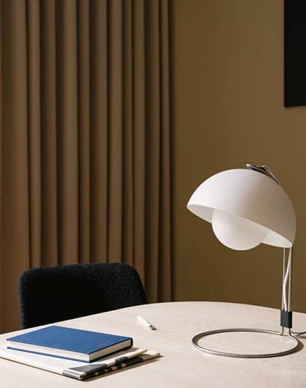 Flowerpot VP4 Bordslampa