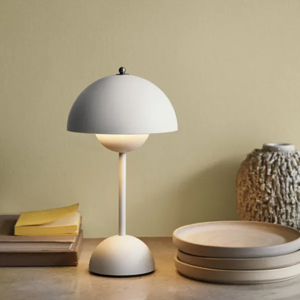 Flowerpot VP9 Portable Bordslampa