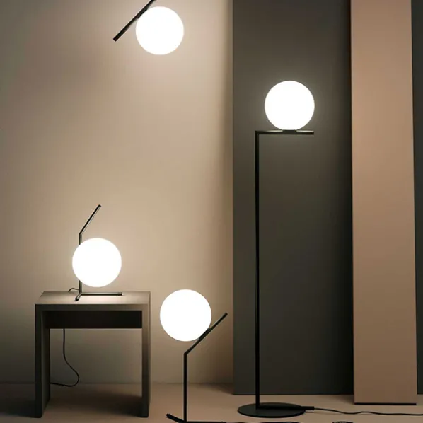 IC Lights F2 Golvlampa Svart