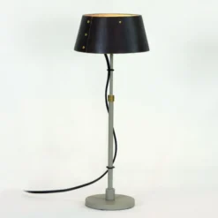 Karl 925 Bordslampa Läder Låg