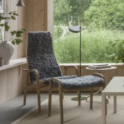 Lamino Fåtölj Gotlandsfårskinn Ek