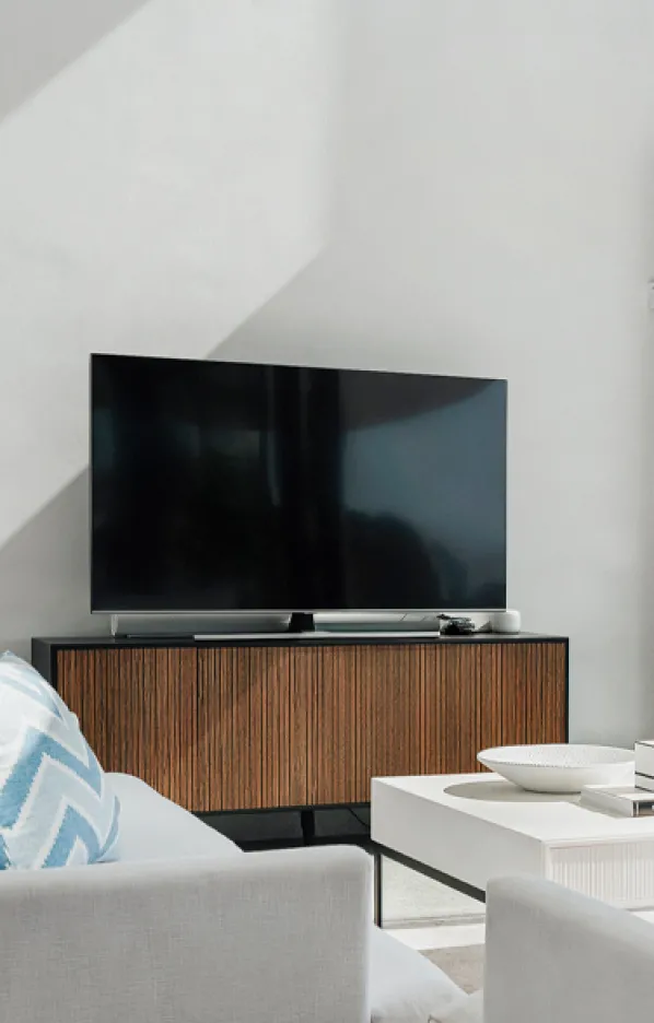 Line Burned Walnut Skänk