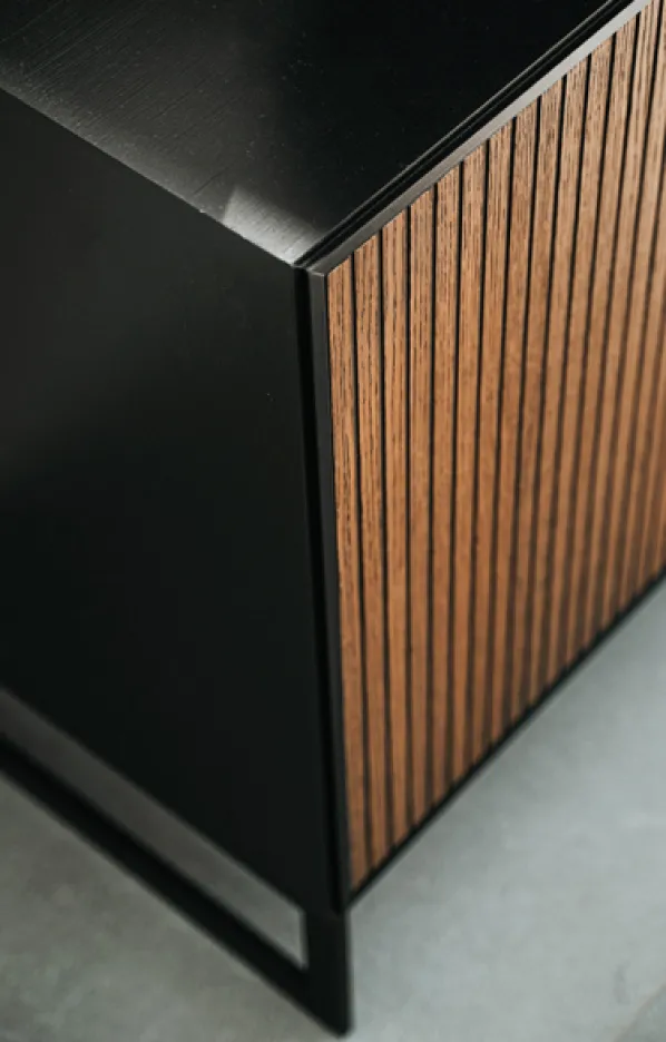 Line Burned Walnut Skänk