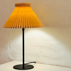 Model 334 Bordslampa