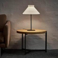 Model 334 Bordslampa