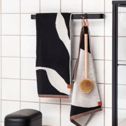 Nova Arte Handduk Svart/Off-white