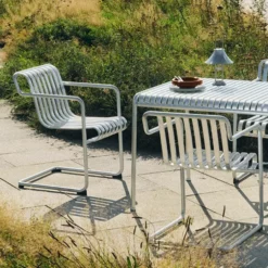 Palissade Cantilever Dining Karmstol Galvaniserad