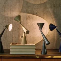 Pose Task Light Bordslampa