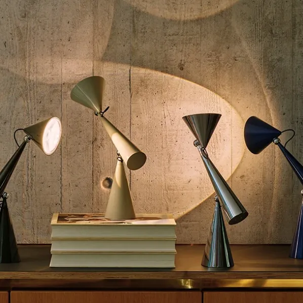 Pose Task Light Bordslampa