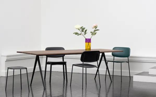 Pyramid Table 02 Matbord