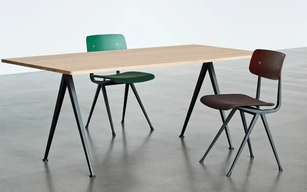 Pyramid Table 02 Matbord
