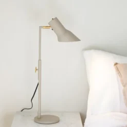 Q10 Bordslampa