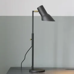 Q10 Bordslampa