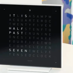 QlockTwo Earth 13,5 Akrylglas