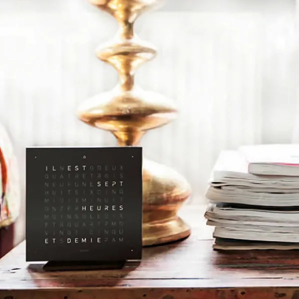 QlockTwo Earth 13,5 Deep Black