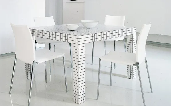 Quaderna 2600 Matbord