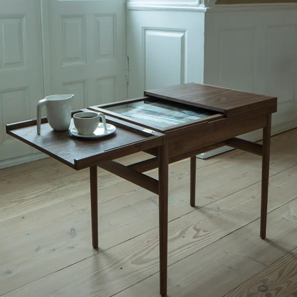 The Art Collectors Table Sidobord