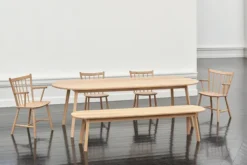 Triangle Leg Table Matbord