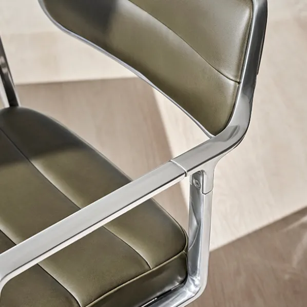 Vipp 453 + Swivel Skrivbordsstol – Utan Hjul