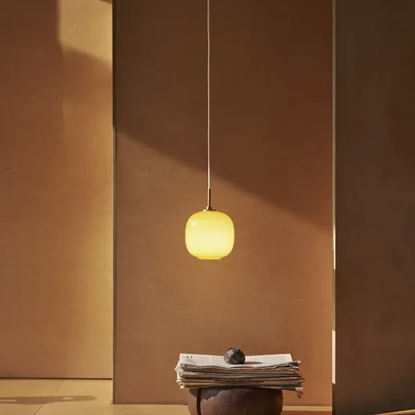VL45 Radiohus Pendel Taklampa Amber