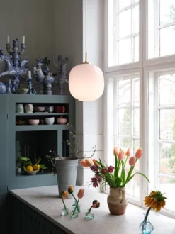 VL45 Radiohus Pendel Taklampa Pale Rose