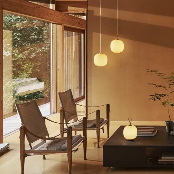 VL45 Radiohus Pendel Taklampa Pale Yellow