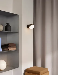 VL Studio Vägglampa