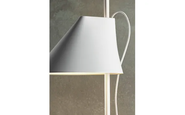 Yuh Vägglampa